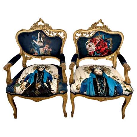 Pair of Louis XV style Gilt Armchairs with Surrealist Iconography Upholstery Textilien Baroque 19th century - Foto 1