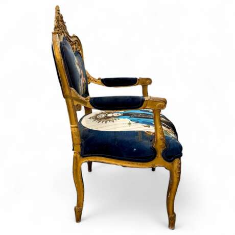 Pair of Louis XV style Gilt Armchairs with Surrealist Iconography Upholstery Textilien Baroque 19th century - Foto 5