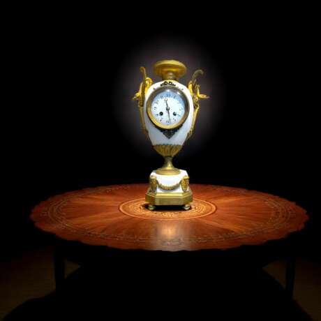 French Louis XVI Style biscuit and Gilt Bronze Mantel Clock 19t Century Bronze 19th century - Foto 5