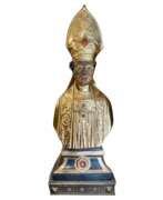 Catalogue des produits. Late 17th Century Reliquary Bust of a Bishop in Gilded Wood