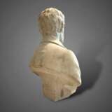 19th Century Bust of an Aristocrat in Marble by Joseph Vallet (1841-1920) Мрамор 19th century г. - фото 5