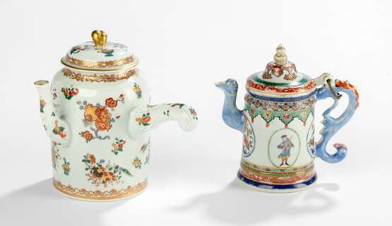 Zwei polychrom dekorierte Teekannen - Foto 1
