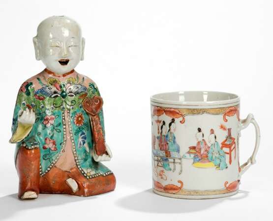 Tasse mit Teller und Räuchermännchen aus polychrom dekoriertem Porzellan - Foto 1