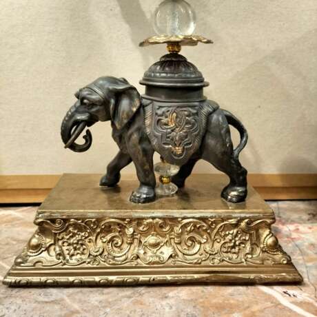 Unique Elephant Statue in Bronze with Coral 20th Century Bronze Other style 20th century - photo 2