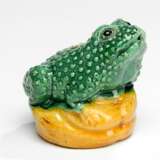 Tuschwassertropfer aus Bisquit-Porzellan in Form einer Kröte, gelb-grün glasiert - Foto 1