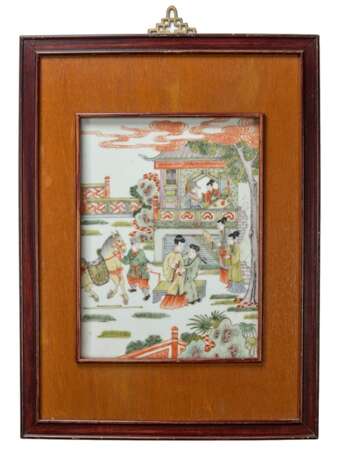 Porzellantafel mit Emailmalerei einer Szene aus dem Xijiangji - Foto 1