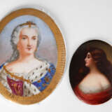 2 Plaketten mit Damenporträt. - photo 1