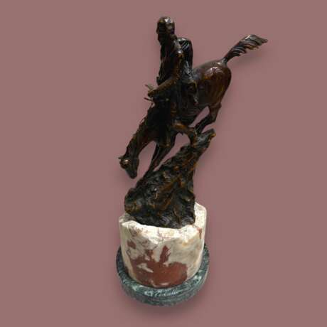 Frederic Remington Bronze Sculpture &ndash; &ldquo;The Mountain Man&rdquo; 20th Century Marble 20th century - photo 4