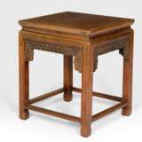 Kleiner Tisch aus Hartholz - Foto 1