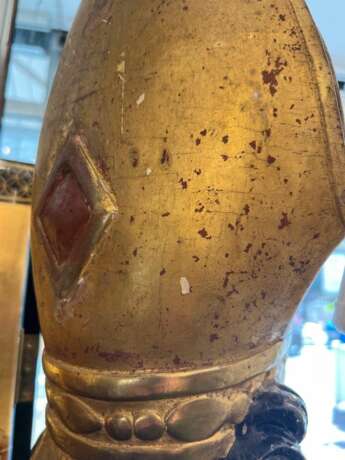 Late 17th Century Reliquary Bust of a Bishop in Gilded Wood Bois laqué 17th century - photo 12