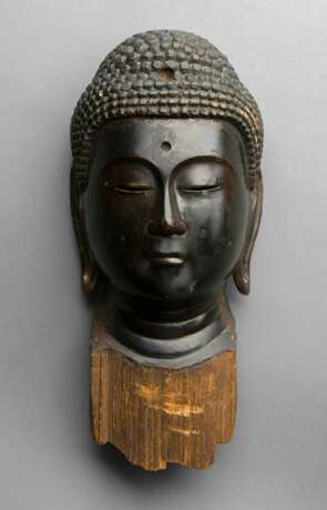 Kopf des Buddha Amida mit schwarzer Lackfassung - Foto 1