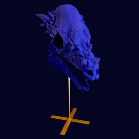 Blue Reverie 3 on a Base Sculptural Replica of a skull 21st Century Resin 20th century - photo 9