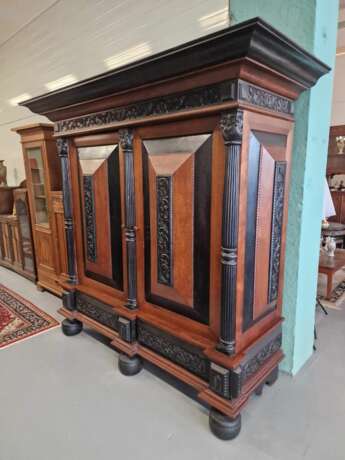 Large mahogany cabinet Mahogany Baroque 20th century - photo 1