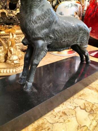 Dynamic Animal Sculpture of Goats in Bronze 20th Century Bronze Empire 20th century - Foto 16