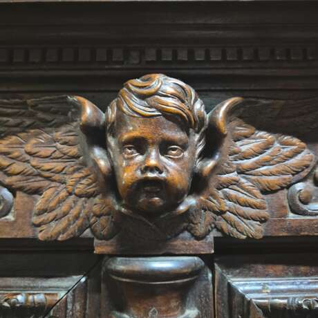 French Renaissance Revival Carved Oak Buffet &agrave; Deux Corps 19 Century Дерево 19th century г. - фото 19