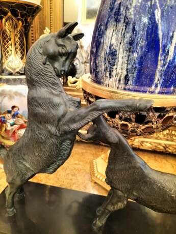 Dynamic Animal Sculpture of Goats in Bronze 20th Century Bronce Empire 20th century - photo 3