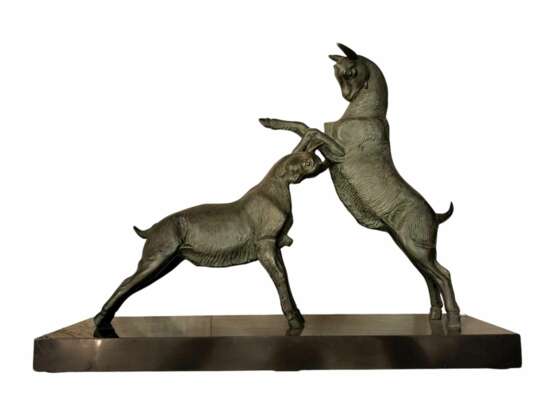 Dynamic Animal Sculpture of Goats in Bronze 20th Century Bronce Empire 20th century - photo 6