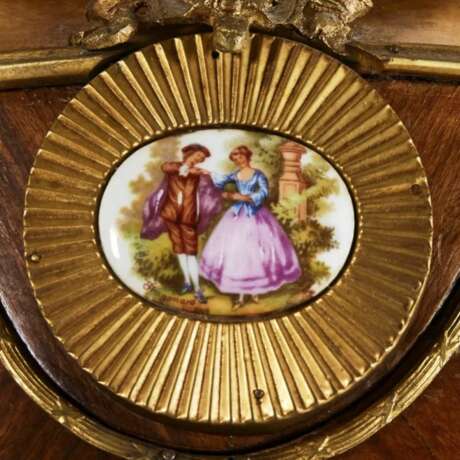 Vitrine de style Louis XV. Veneer At the turn of 19th -20th century - Foto 2
