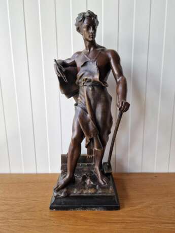 A beautiful figure Metal realism Early 20th century - photo 3