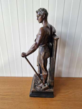 A beautiful figure Metal realism Early 20th century - photo 7
