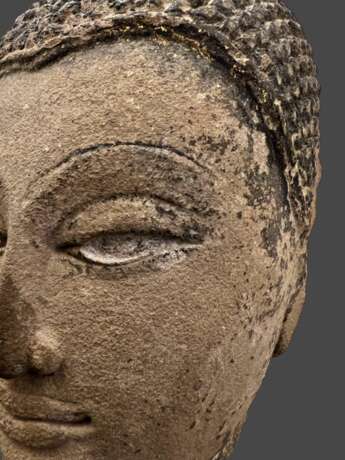 Shakyamuni Buddha head in sandstone Thailand Ayutthaya 17th century Steinzeug 17th century - Foto 12