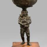 Klangschale auf Stand in Form eines stehenden Oni aus Bronze - photo 1