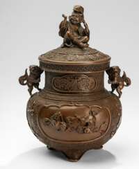 Feiner Koro aus Bronze mit Dekor von Shishi, Deckelknauf in Form des Gama Sennin mit Kröte