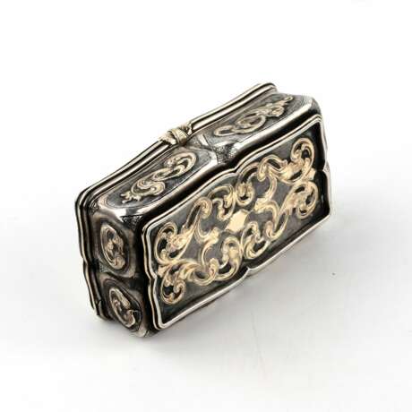 Russian silver snuffbox with gold decor. Mid 19th century. Silver 84 Gilding Neo-baroque Mid-19th century - photo 6