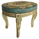 Tabouret en bois laqu&eacute; de style Transition Louis XV du XIXe si&egrave;cle Bois laqué 19th century - photo 1