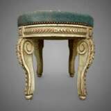Tabouret en bois laqu&eacute; de style Transition Louis XV du XIXe si&egrave;cle Bois laqué 19th century - photo 7