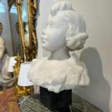 Late 19th-Century Carrara Marble Bust of a Young Girl - photo 8