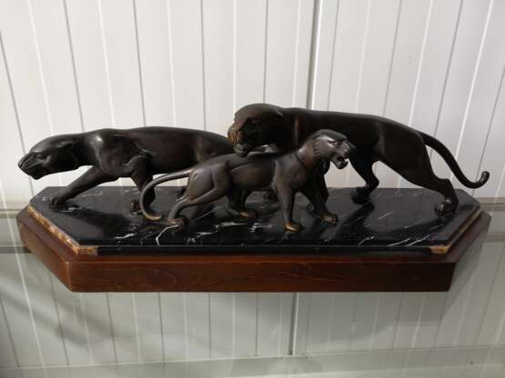 Bronze figure Family Бронза Early 20th century г. - фото 4
