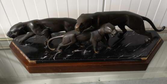 Bronze figure Family Бронза Early 20th century г. - фото 7