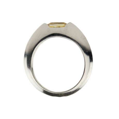  Piaget white gold ring with yellow sapphire and diamond. 1998 Diamond The end of the 20th century - photo 2