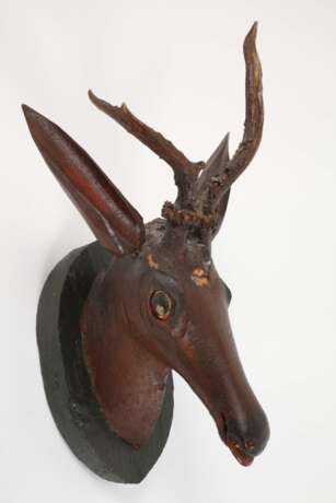 Drei geschnitzte Jagdtrophäen - Foto 2
