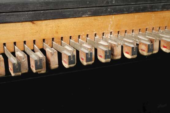 Pneumatische Klaviervorsetzer mit 70 Rollen - photo 5