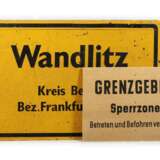 Zwei Verkehrsschilder - photo 1