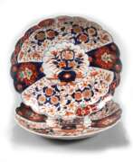 Asian products and art. Paar große Imari-Teller