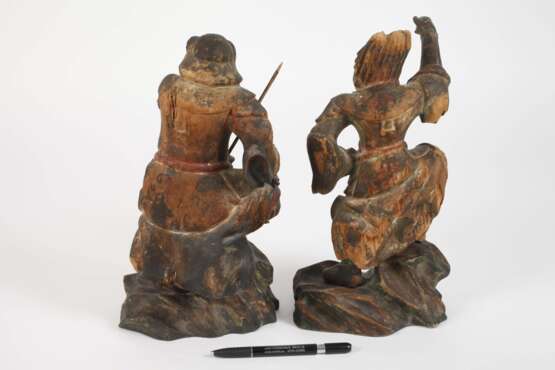 Zwei geschnitzte Figuren - photo 2