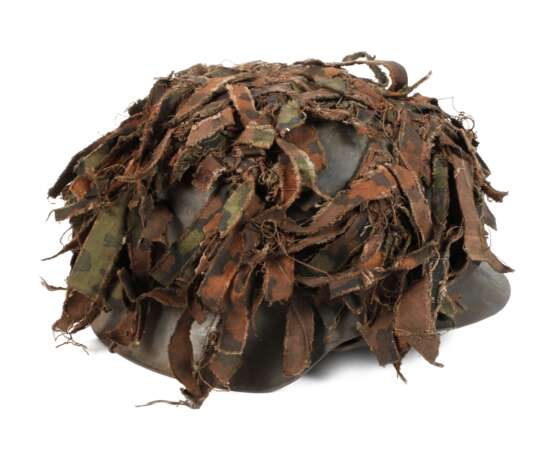 Stahlhelm 2. Weltkrieg mit Tarnnetz - photo 1