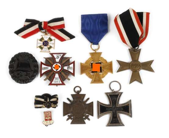 Konvolut Orden 1. und 2. Weltkrieg - photo 1