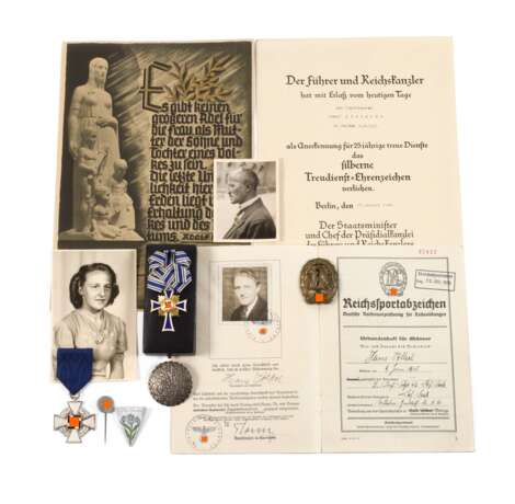Konvolut Orden und Urkunden 3. Reich - Foto 1