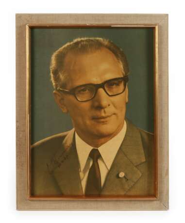 Amtsstubenbild mit Signatur Erich Honecker - photo 1