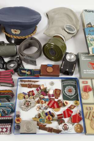 Konvolut Orden, Effekten und Ausrüstung DDR - Foto 4