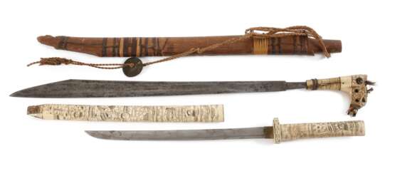 Mandau und Knochen-Wakizashi - photo 1