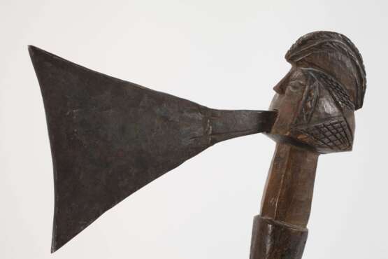Würdezeichen, Kultschwert und Statusbeil Afrika - photo 2
