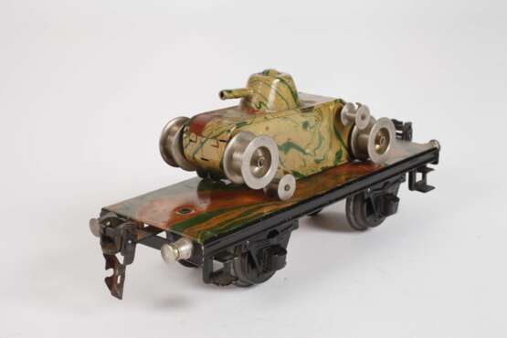 Märklin Plattformwagen mit Tank - фото 2