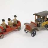 Sammlung Miniatur-Spielzeug im Setzkasten - photo 5