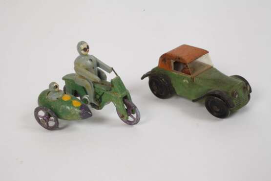 Sammlung Miniatur-Spielzeug im Setzkasten - photo 6