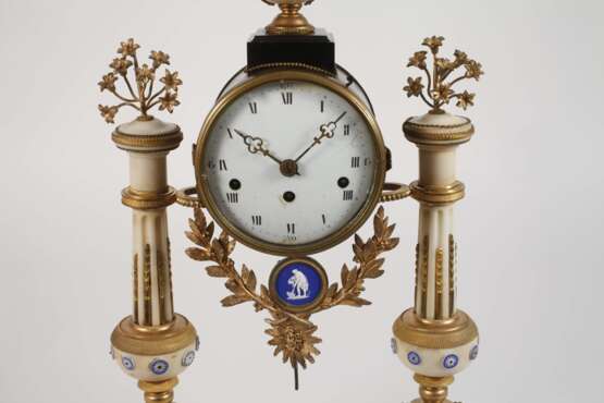 Directoire-Portaluhr - photo 3